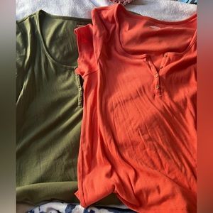 2 Ribbed, half-button Old Navy Shirts in Orange and Olive Size XXL